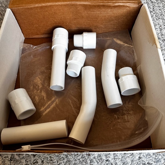 Topsy Turvy Cake Stand, rounded and squared cake. - Picture 5 of 9